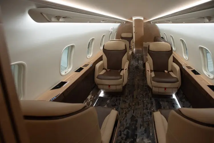 Bombardier Challenger 3500 N724EH operated by Elite Air, Inc. photo 4