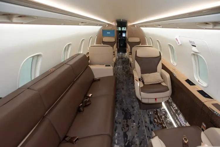 Bombardier Challenger 3500 N724EH operated by Elite Air, Inc. photo 6