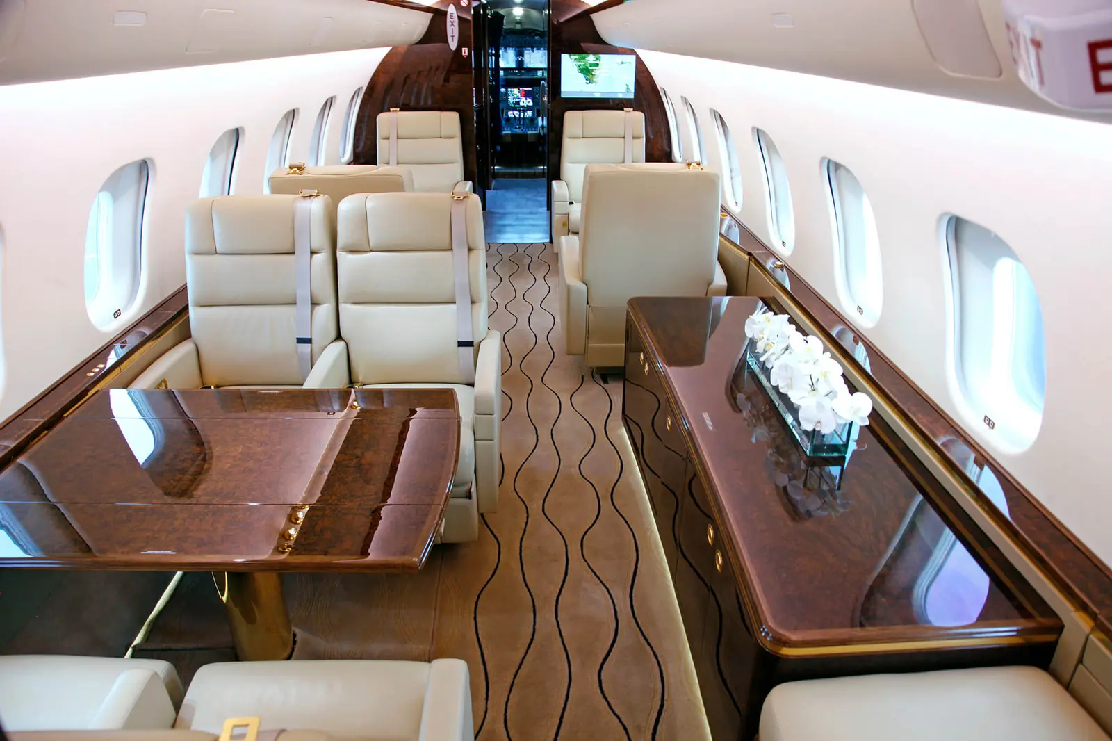 Bombardier Global 5000 N724MF operated by Fair Wind Air Charter photo 3