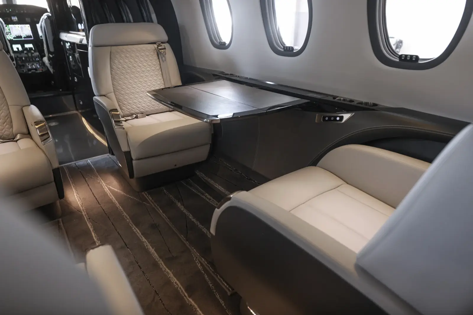 Cessna Citation Longitude N725VM operated by Thrive Aviation photo 2