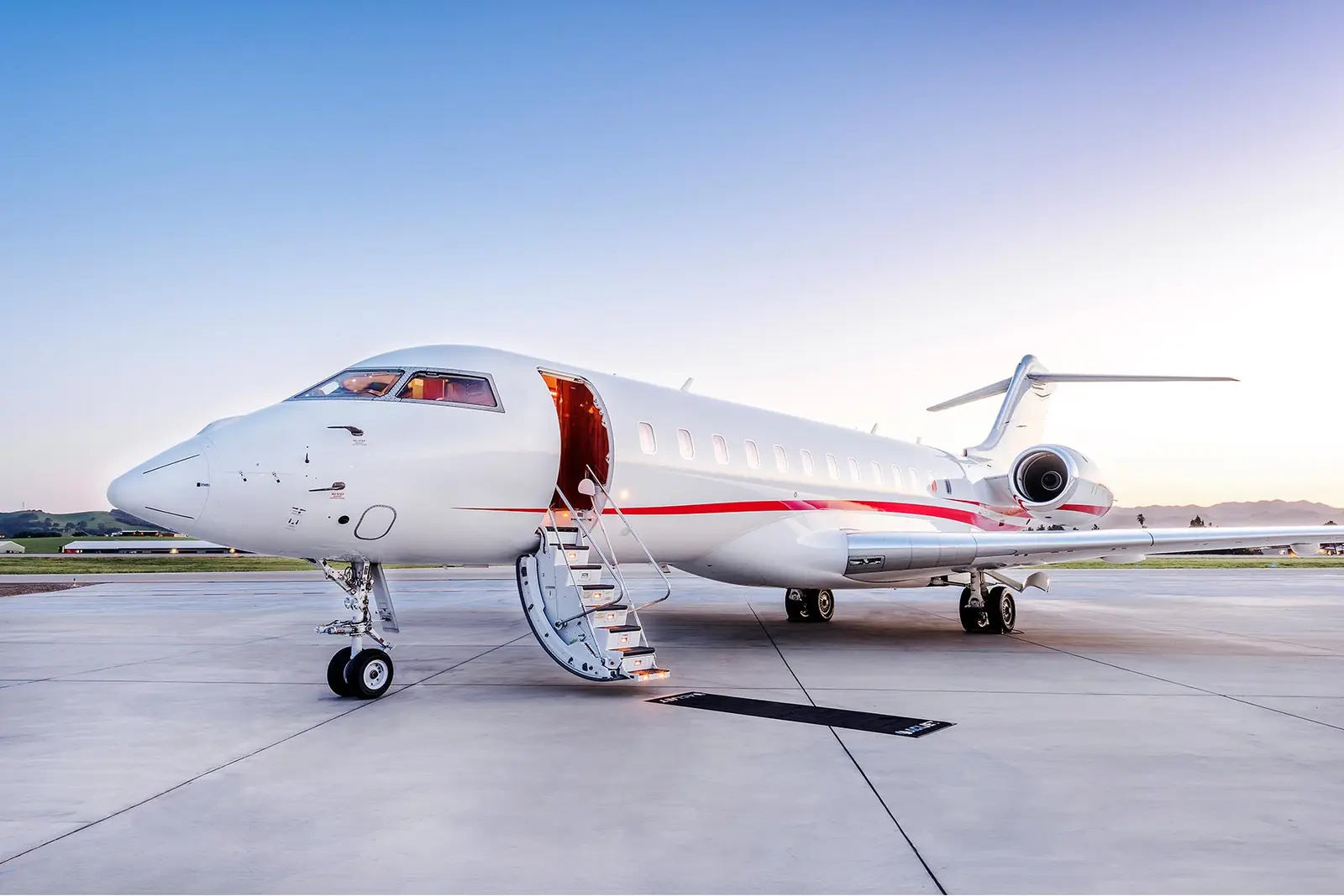 Bombardier Global Express XRS N726BF operated by ACI Jet, exterior