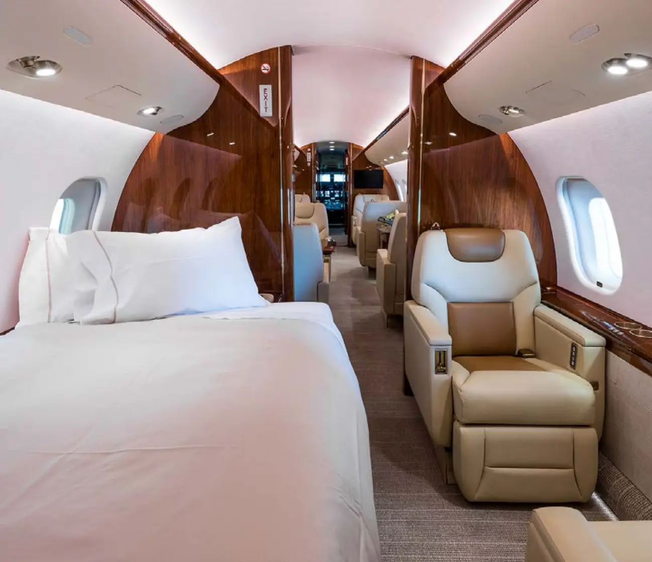 Bombardier Global Express XRS N726BF operated by ACI Jet photo 2