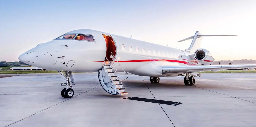 Bombardier Global Express XRS N726BF operated by ACI Jet photo 4