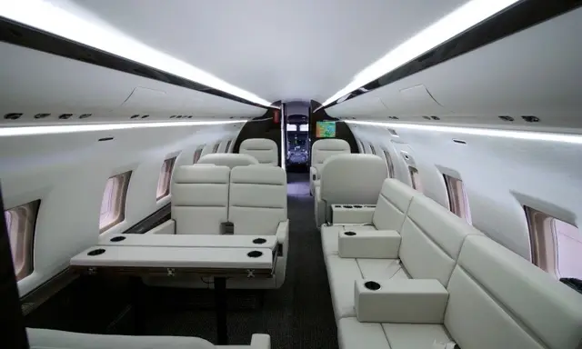 Bombardier Challenger 604 N726RF operated by Jet Linx Aviation, LLC photo 3