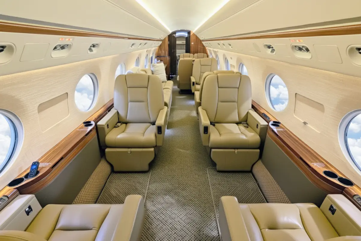 Gulfstream G550 N727TE operated by FL Aviation photo 2