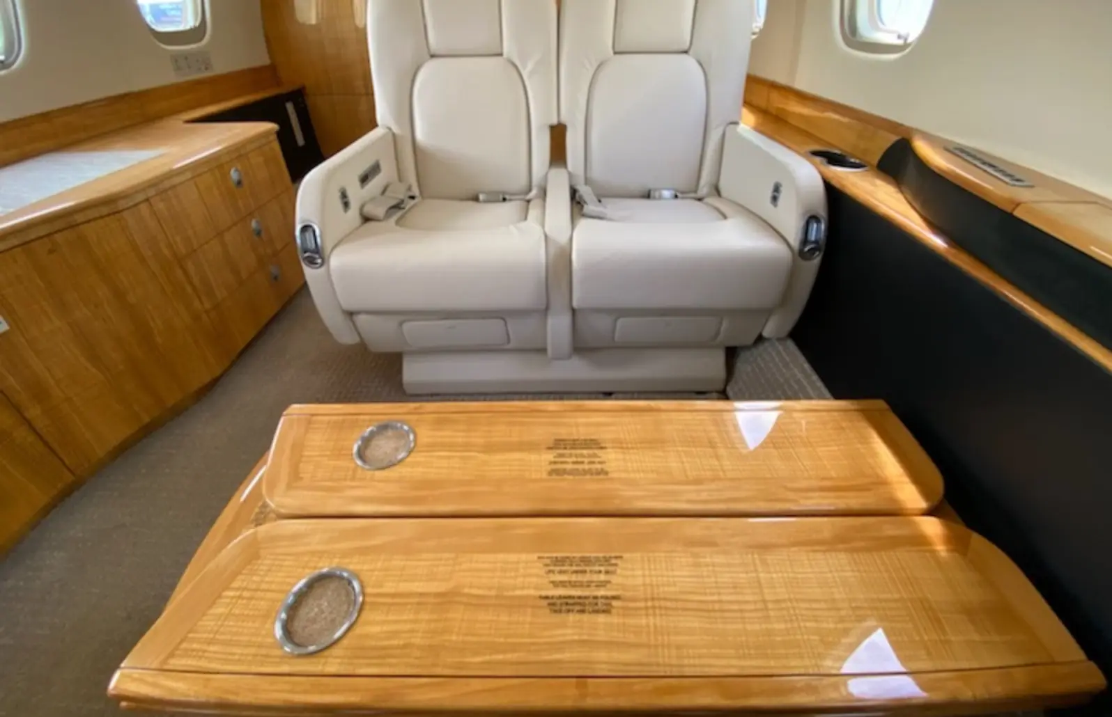Embraer Legacy 600 N728PH operated by Alerion Aviation photo 4