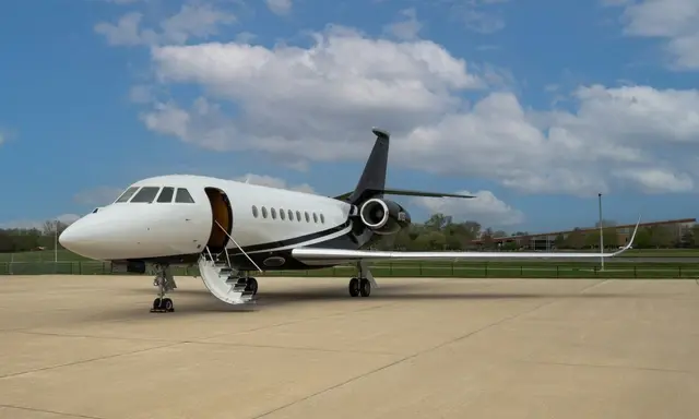 Dassault Falcon 2000EX N72Z operated by Integrated Flight Resources, Inc., KDPA, exterior