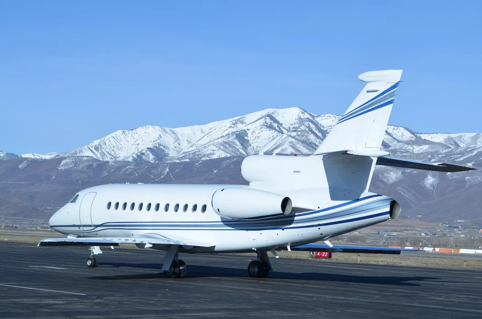 Dassault Falcon 900EX N731SR operated by Aviation Resource Management photo 4