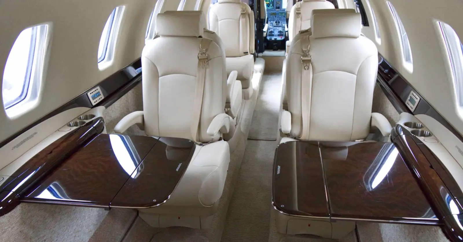 Cessna Citation Sovereign N7402 operated by Business Jet Services photo 2