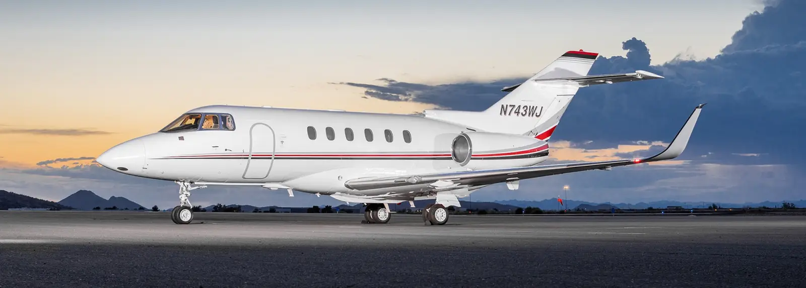 Beechcraft Hawker 800XPi N743WJ