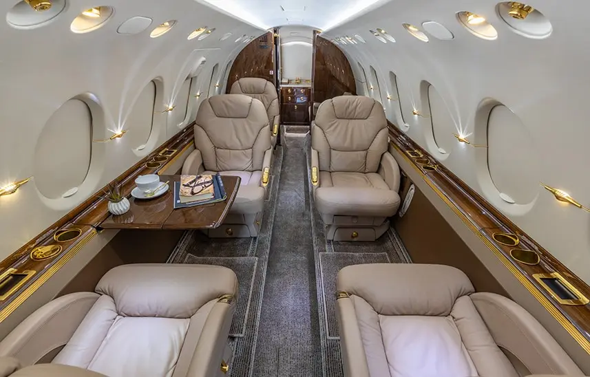 Beechcraft Hawker 800XPi N743WJ operated by Worldwide Jet Charter, Inc. photo 2