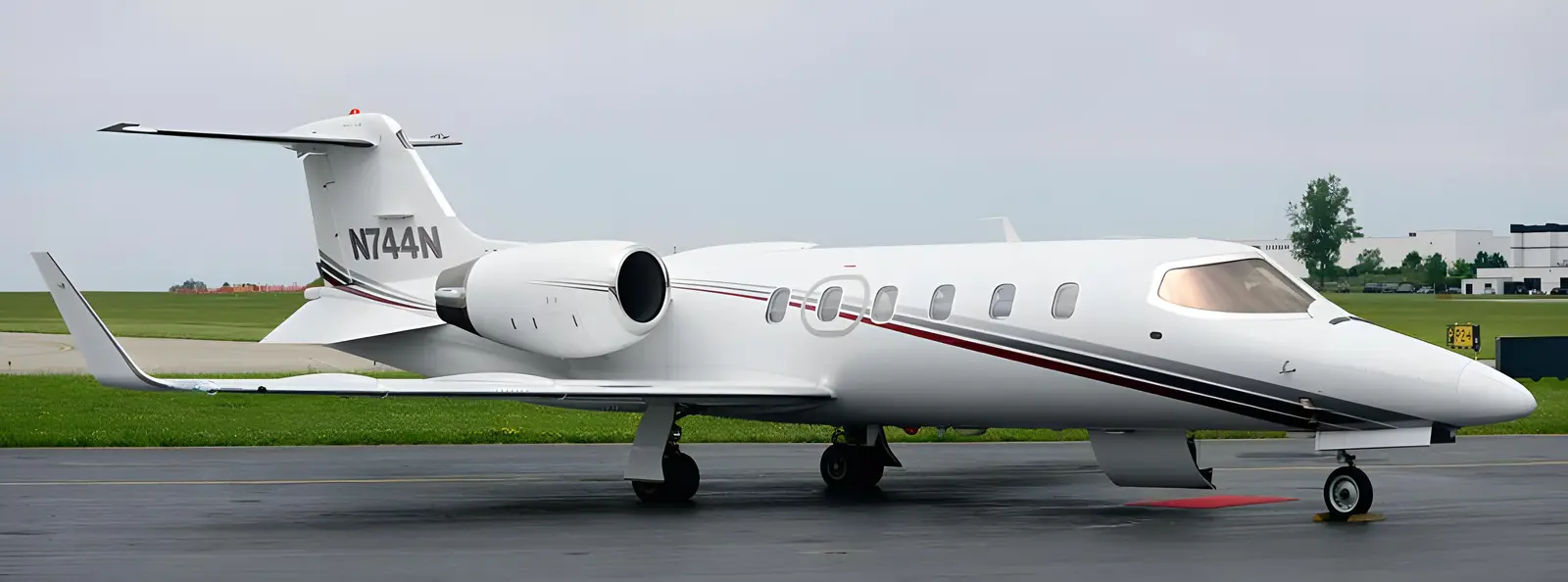 Bombardier Learjet 31 N744N operated by Thunderun Aviation Corporation, exterior