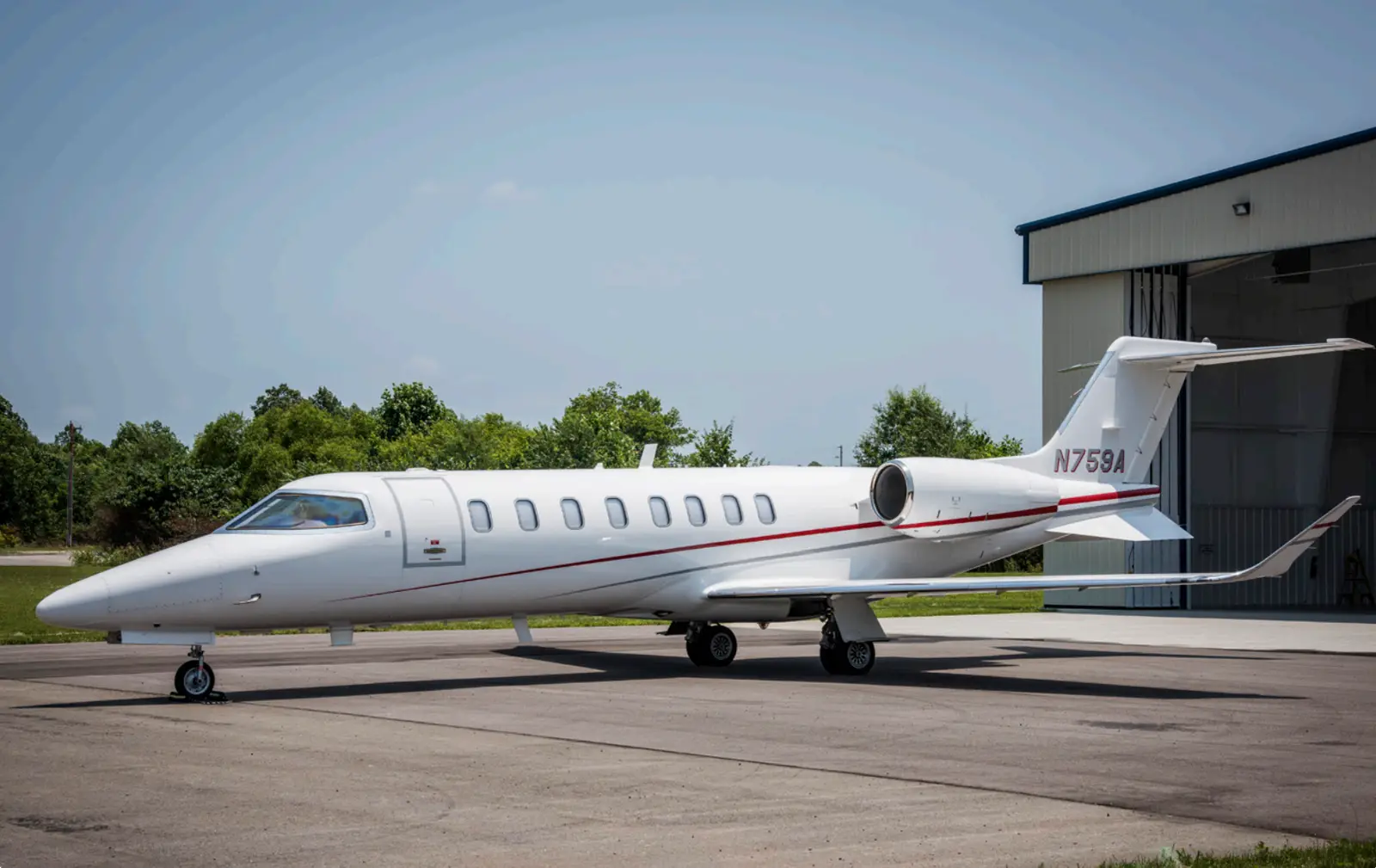Bombardier Learjet 75 N759A operated by JetRight, exterior