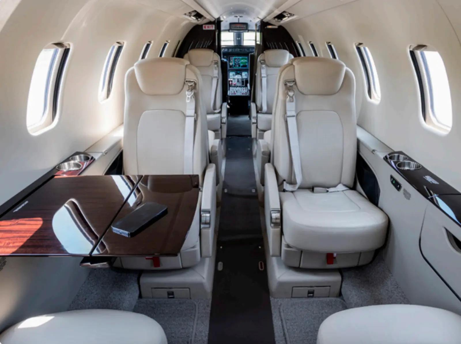 Bombardier Learjet 75 N759A operated by JetRight photo 3