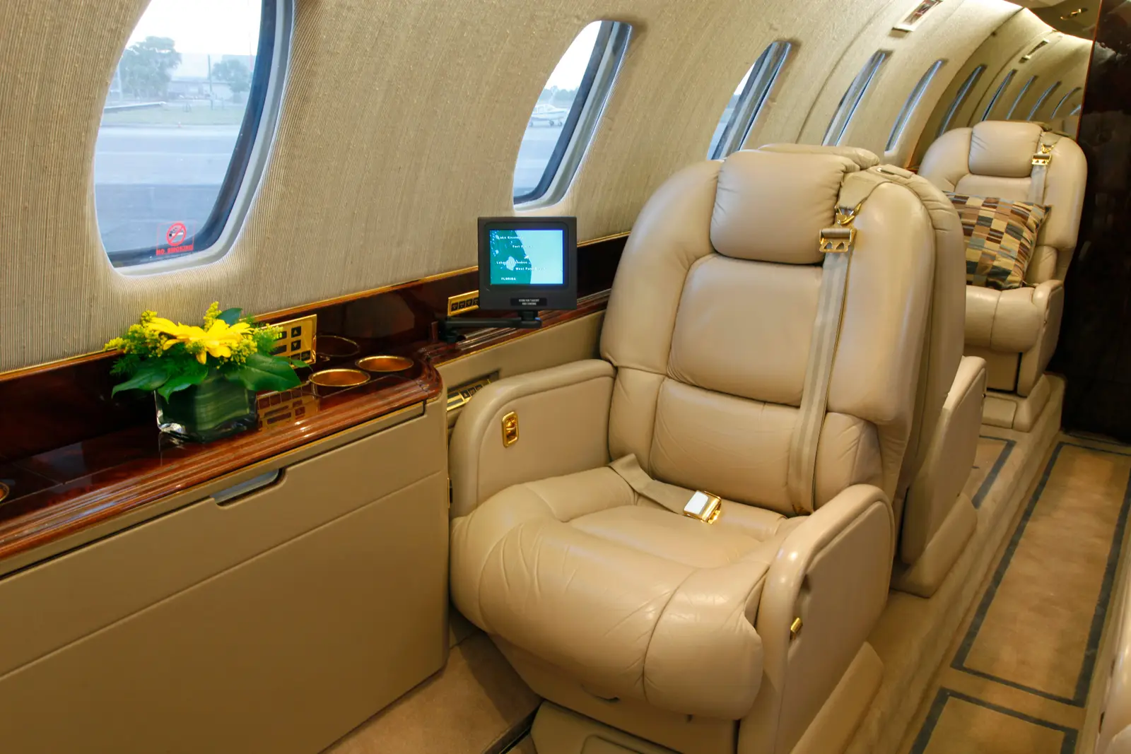 Cessna Citation X N75HS operated by Century Aviation, Inc. photo 5