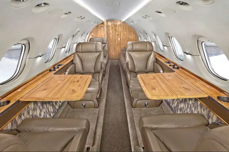 Beechcraft Hawker 850XP N762DD operated by SC Aviation Inc., KJVL photo 2