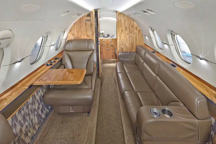 Beechcraft Hawker 850XP N762DD operated by SC Aviation Inc., KJVL photo 3