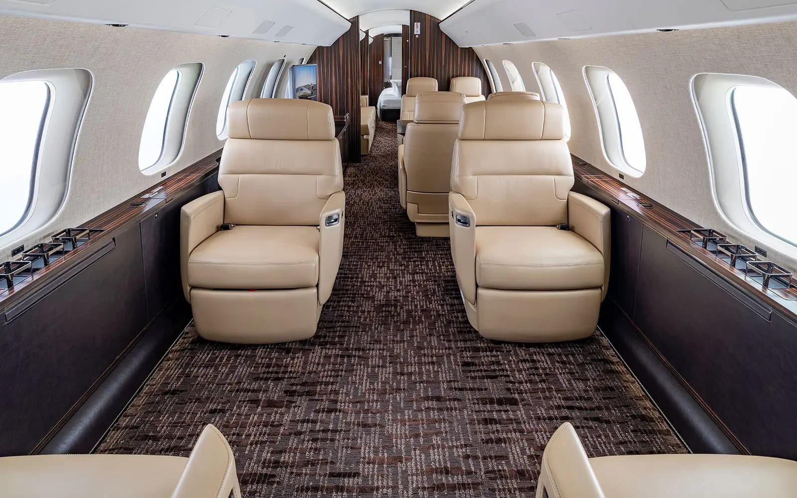 Bombardier Global 7500 N762F operated by VIP Global photo 2