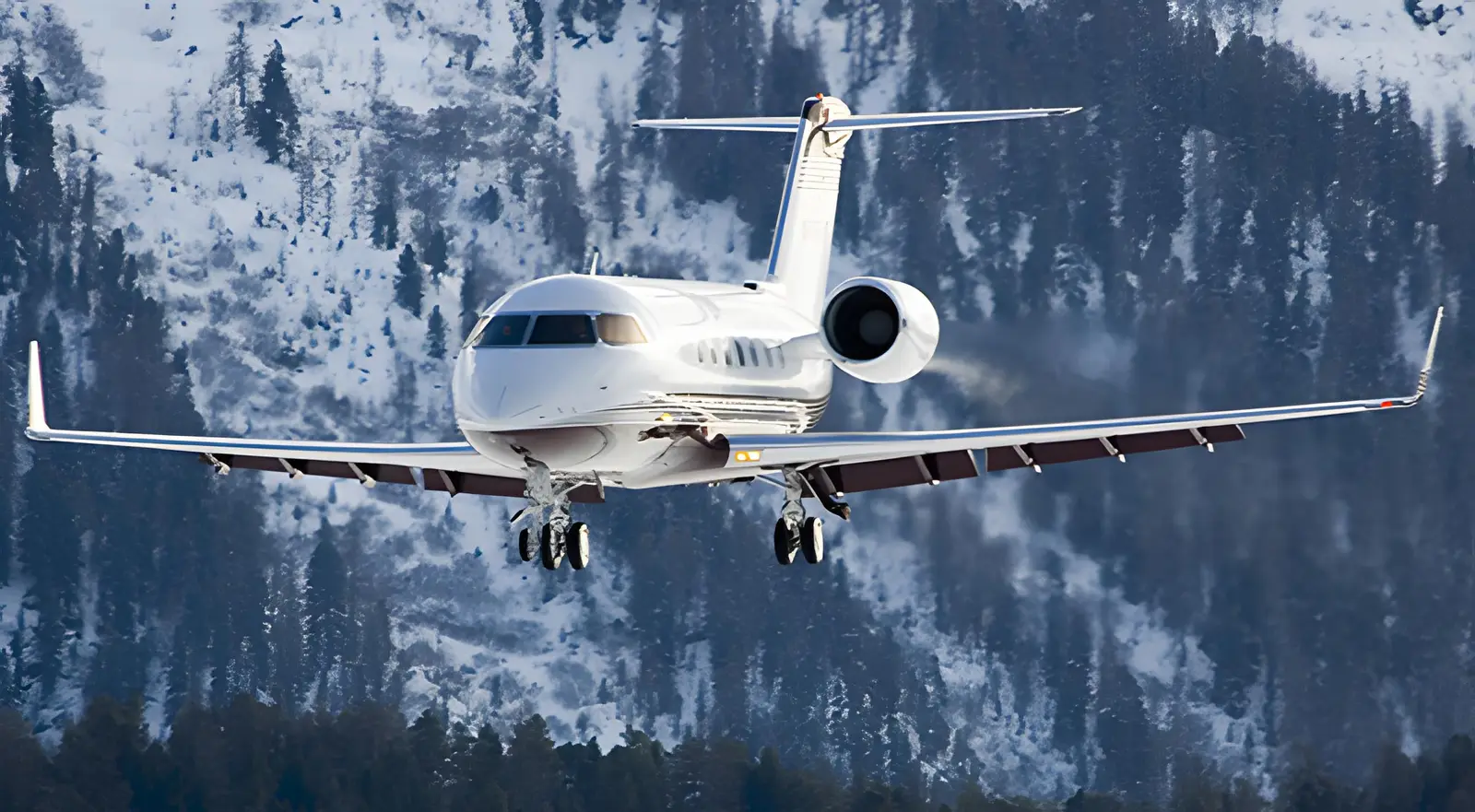 Bombardier Challenger 601-3A N765WT operated by Stargazer Aviation photo 5