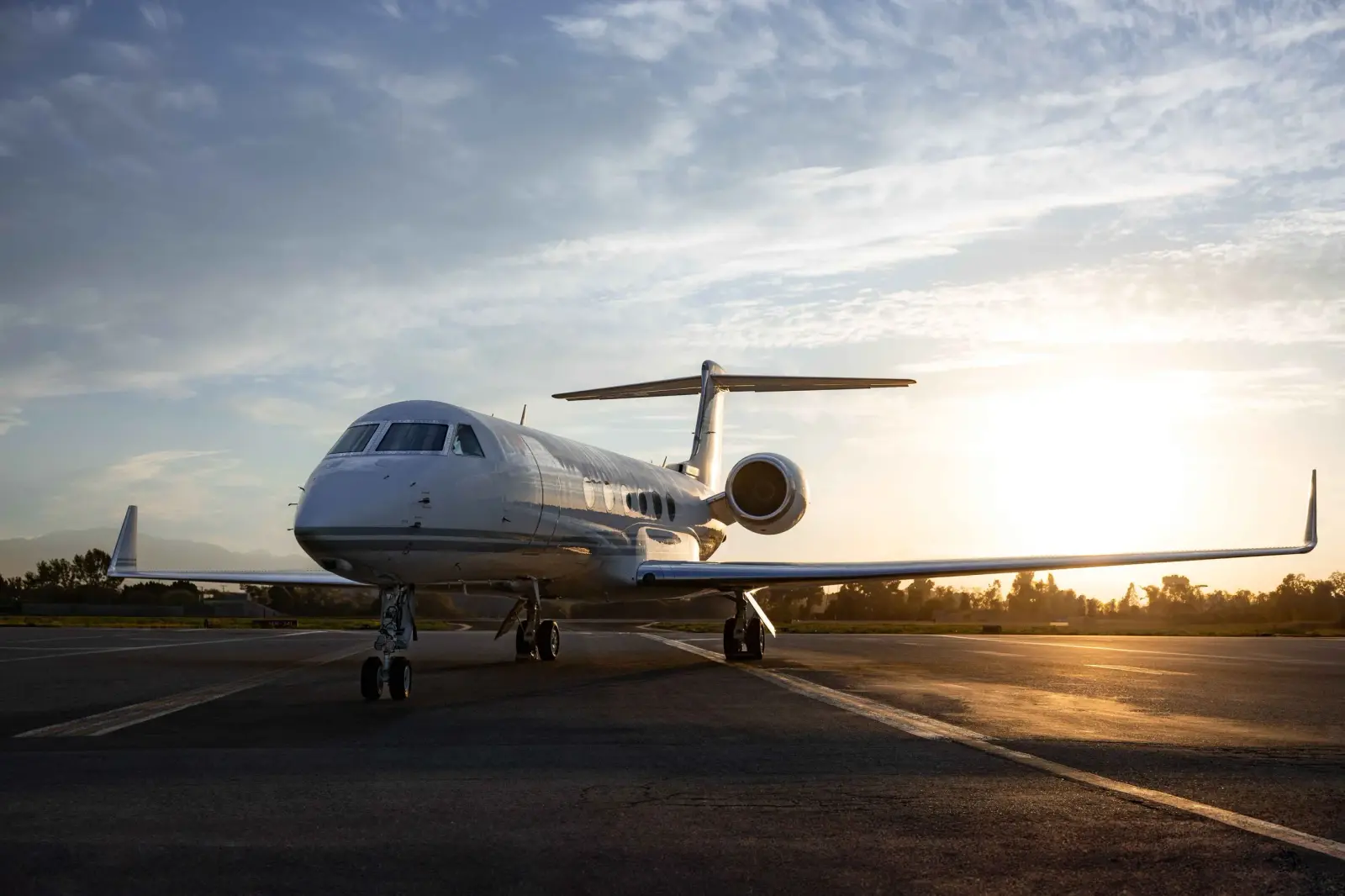 Gulfstream V N767CW operated by Springfield Aircraft Charter and Sales Inc., exterior