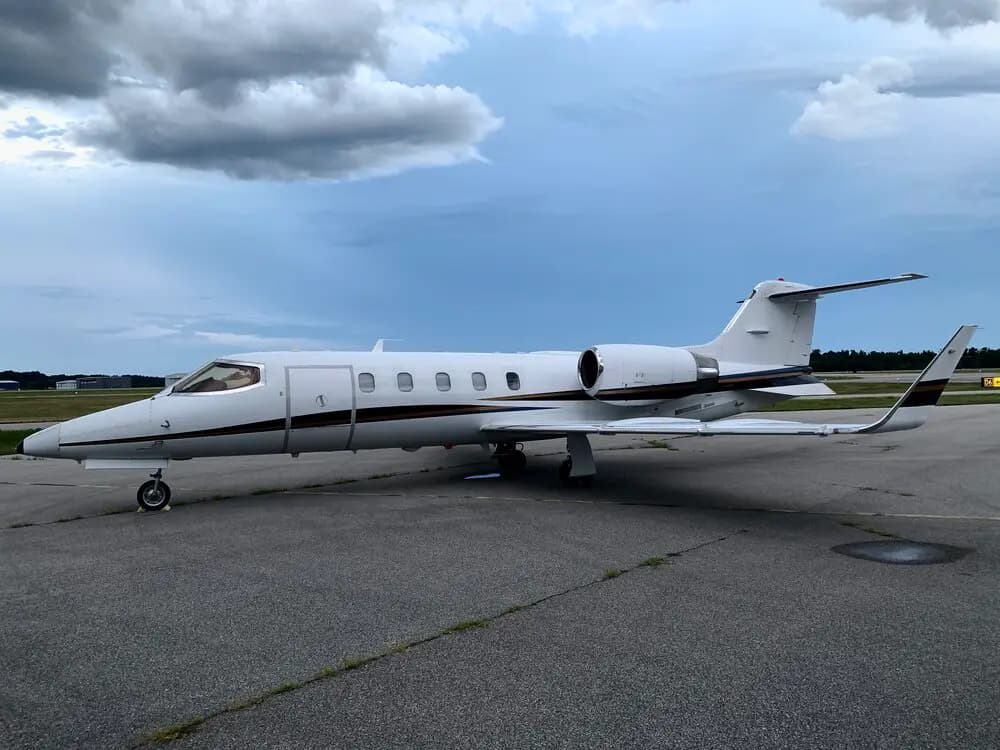 Bombardier Learjet 31A N76CD operated by Bankair, Inc., KCAE photo 4