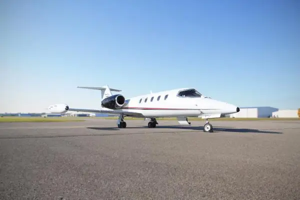Bombardier Learjet 35A N76RA operated by Royal Air Freight, Inc, KPTK photo 4