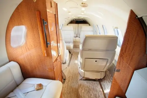 Bombardier Learjet 35A N76RA operated by Royal Air Freight, Inc, KPTK photo 5