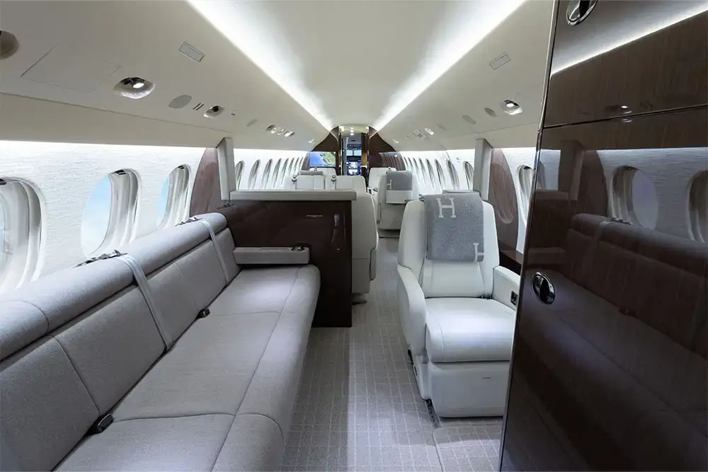 Dassault Falcon 7X N7707X operated by Solairus Aviation photo 3