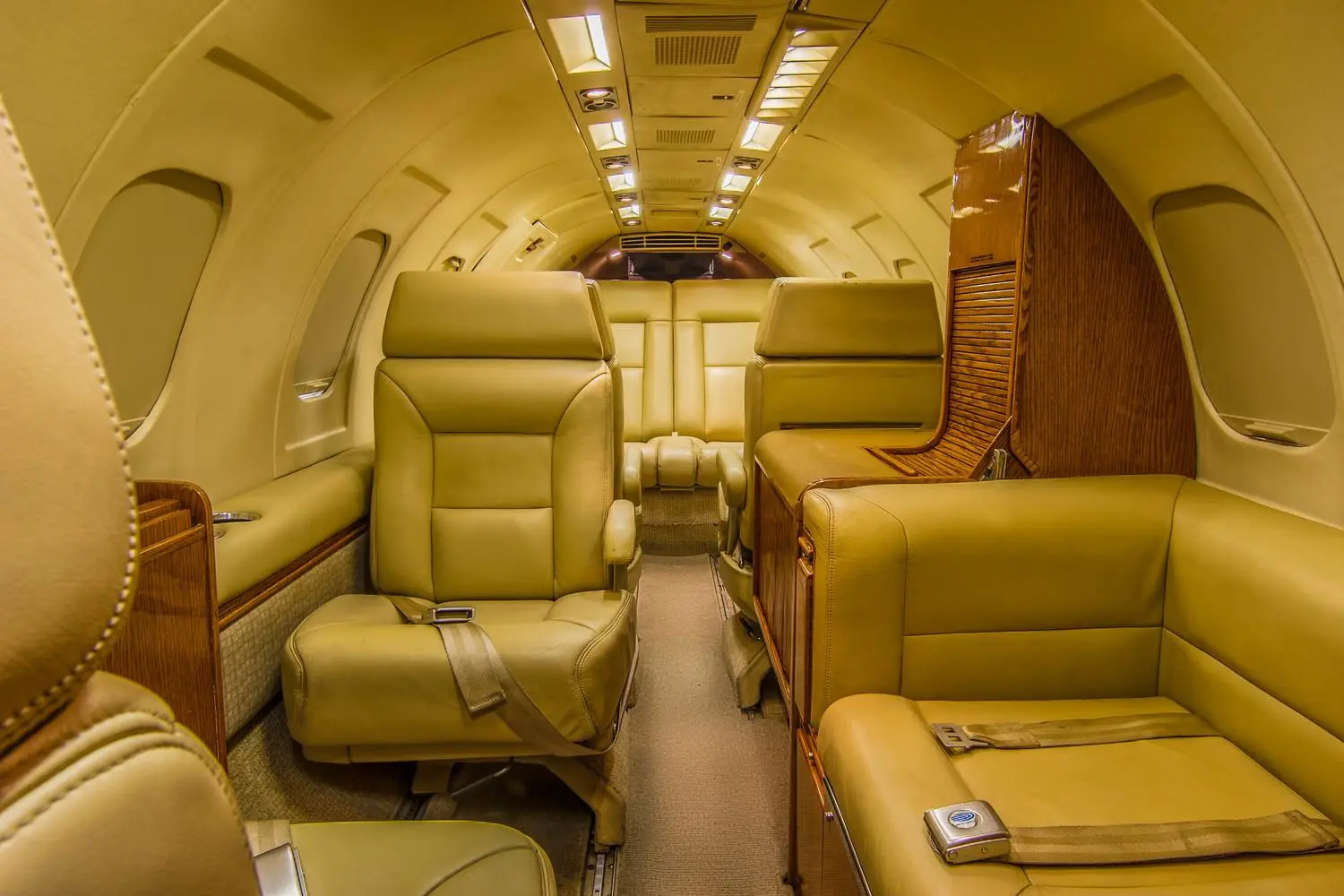 Bombardier Learjet 35A N770JP operated by Bankair, Inc., KCAE photo 6