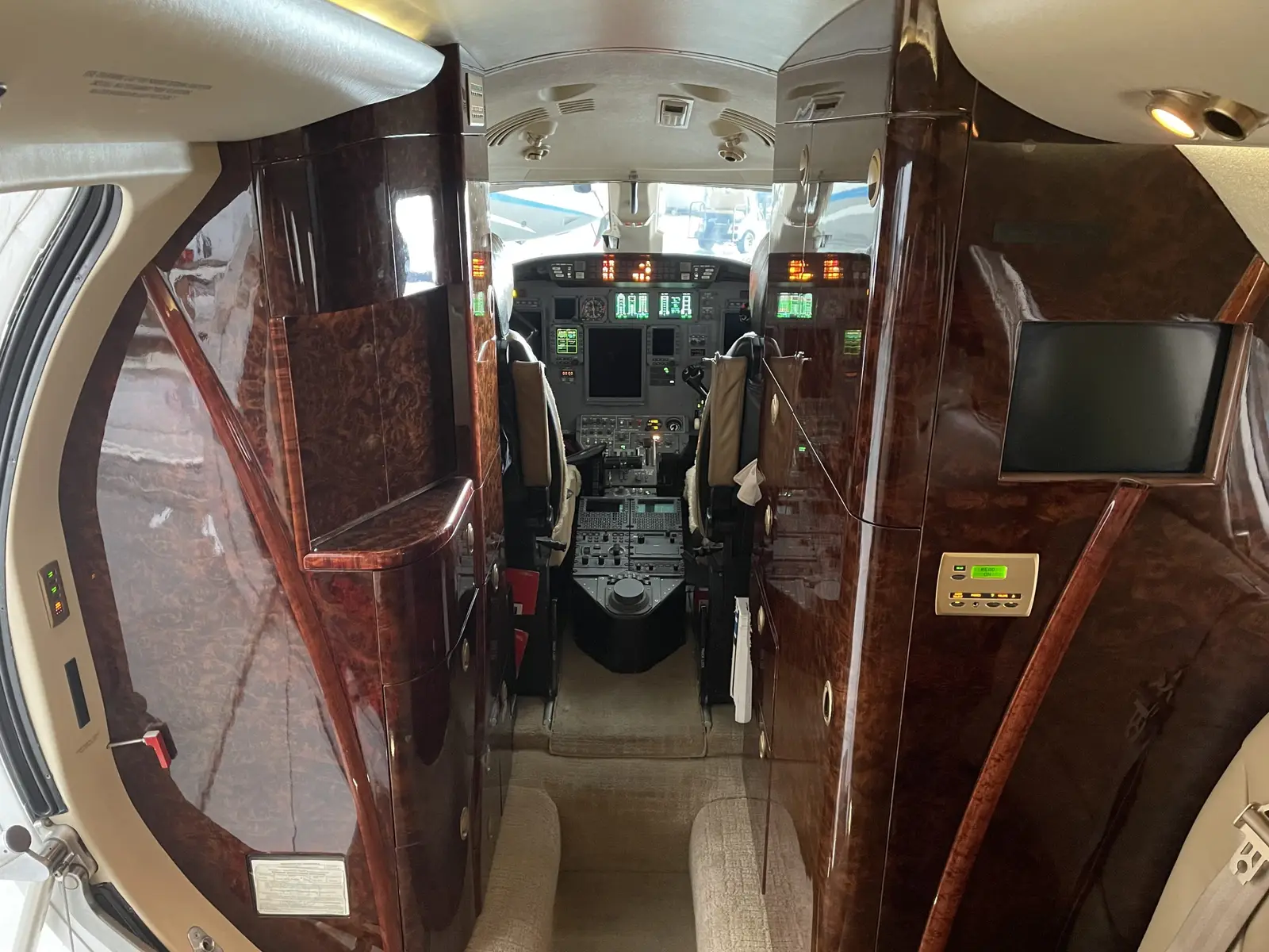 Cessna Citation Excel N771DE operated by Koury Aviation, Inc. photo 6