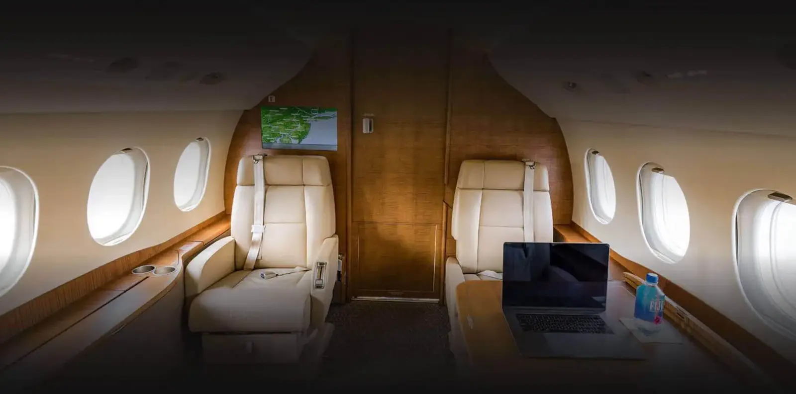 Dassault Falcon 2000EX N771HM operated by Aviation Charters photo 2