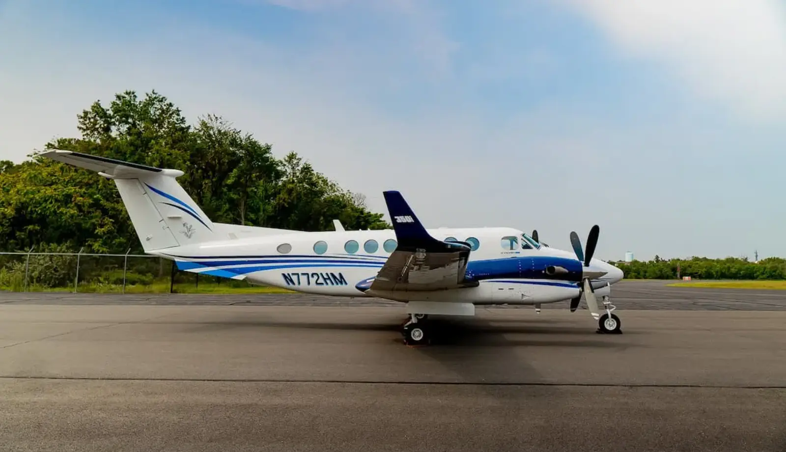 Beechcraft King Air 350iER N772HM operated by Aviation Charters, Inc. photo 4
