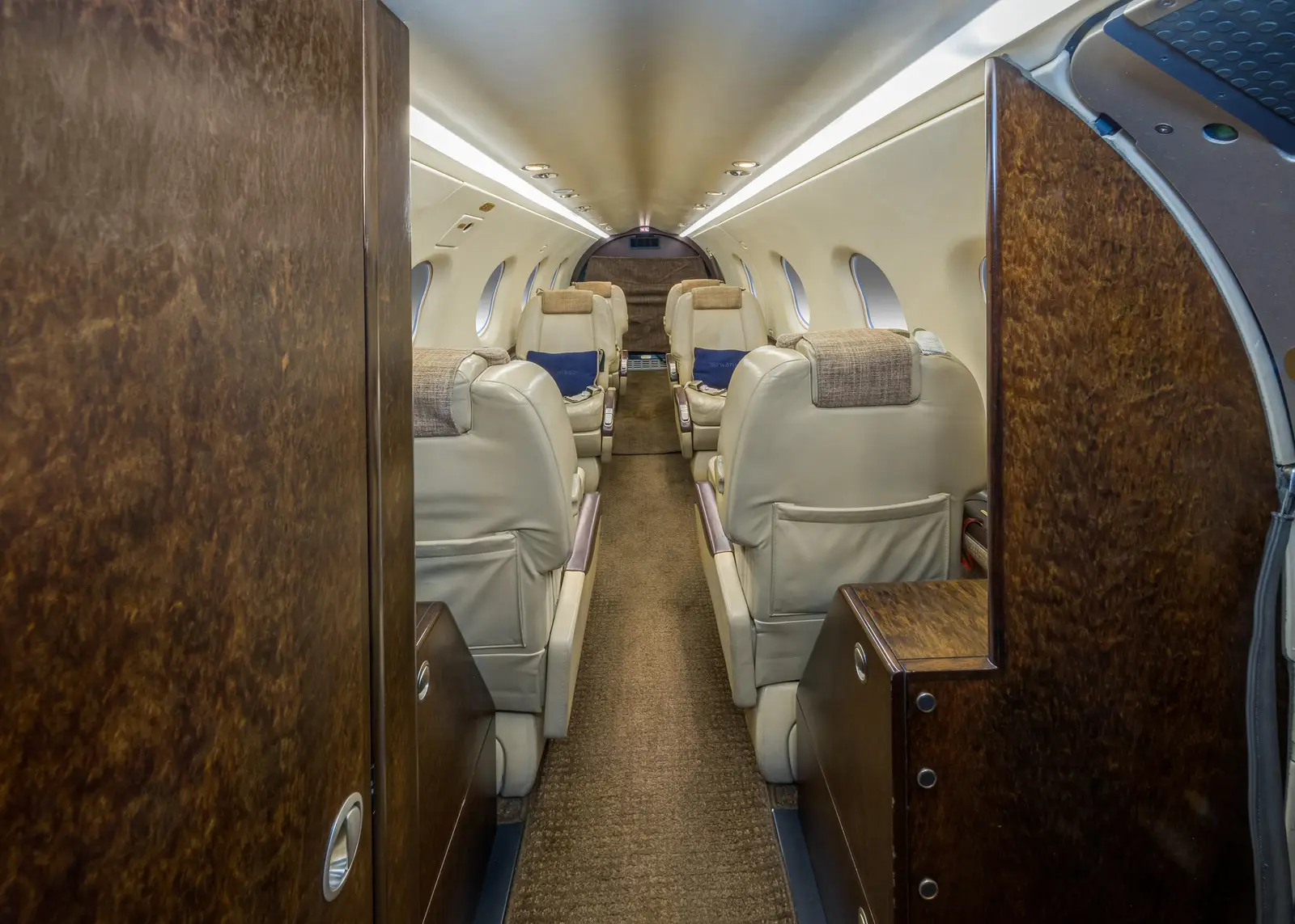 Pilatus PC-12/47 NG N773PC operated by Stark Airways, LLC photo 4
