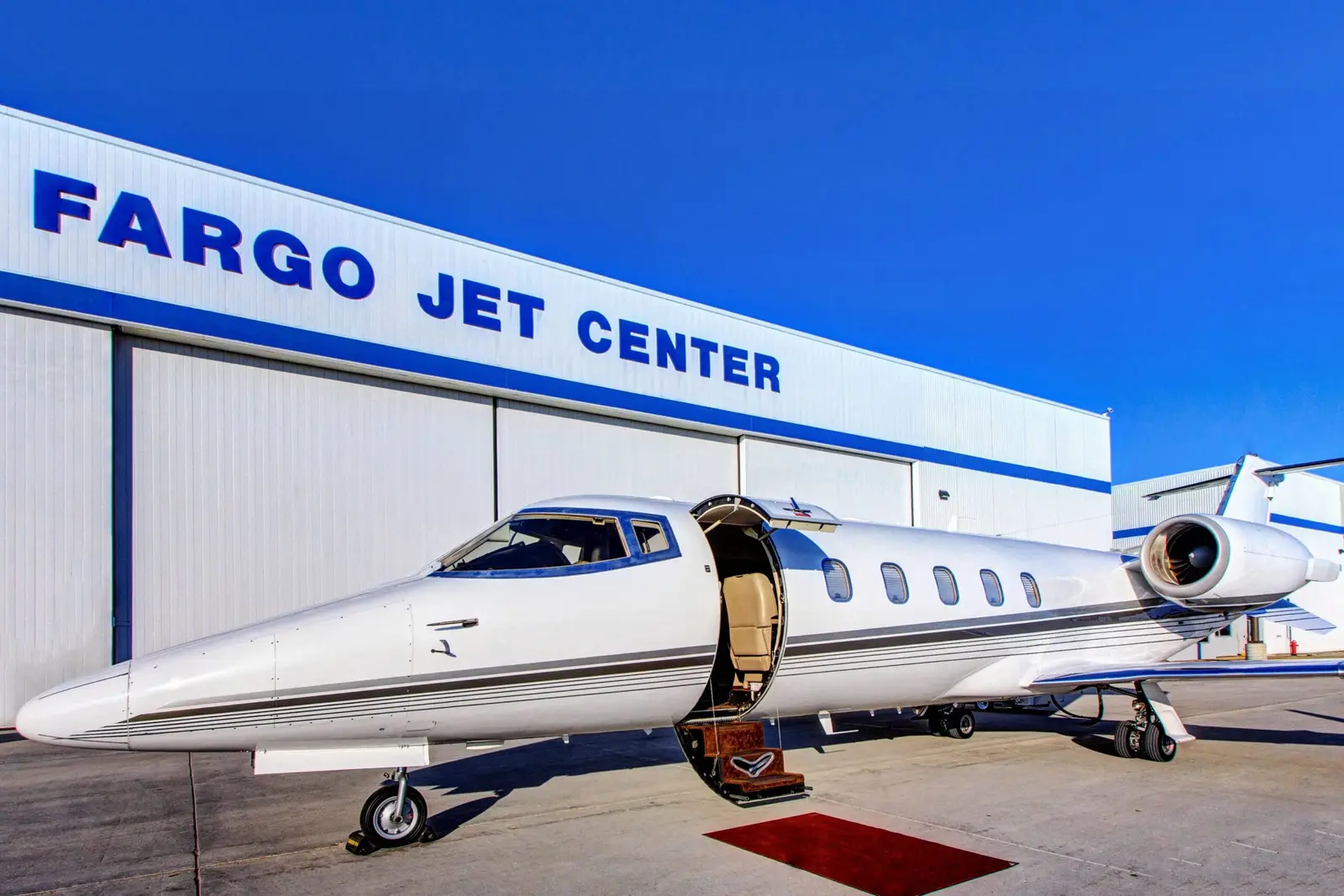 Bombardier Learjet 60 N773SW operated by Fargo Jet Center photo 4