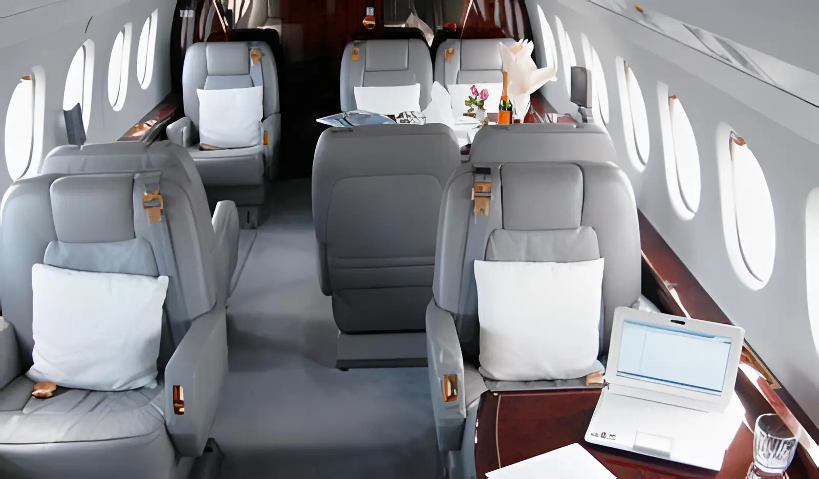 Dassault Falcon 2000 N774GT operated by Goldeck-Flug Gesellschaft m.b.H, exterior