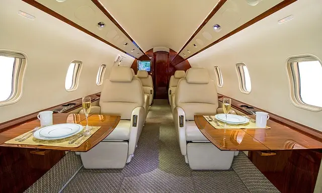Bombardier Challenger 300 N776CJ operated by Jetex photo 2