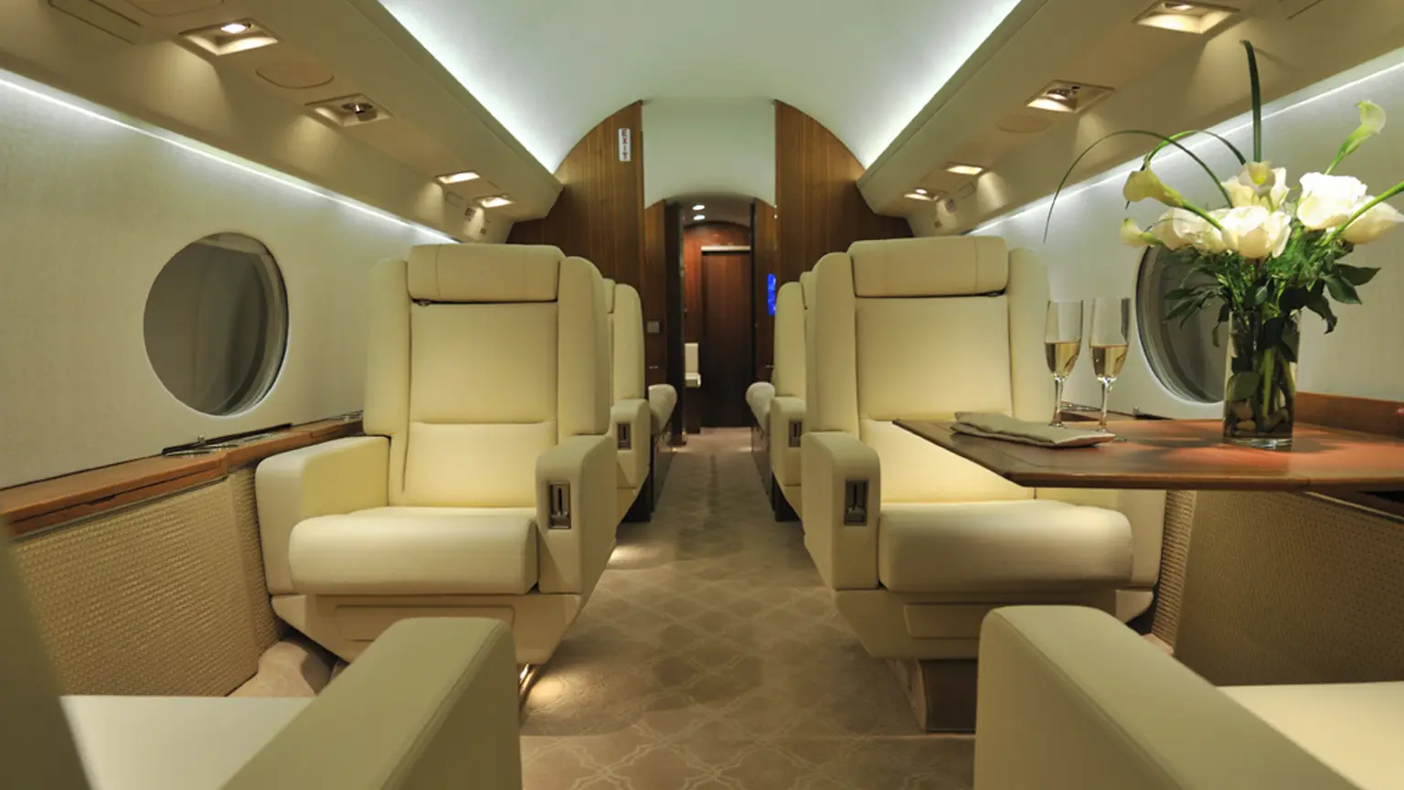 Gulfstream V N776RB operated by Jet Edge International photo 2