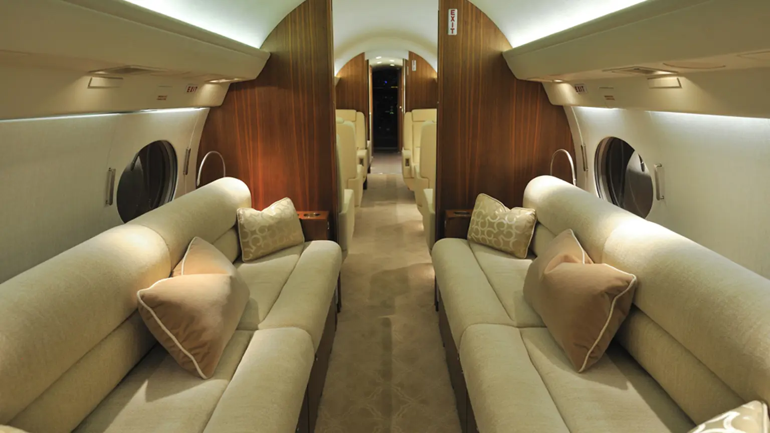 Gulfstream V N776RB operated by Jet Edge International photo 4