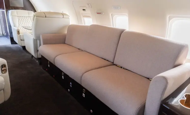 Bombardier Challenger 604 N777MV operated by A-ok Jets photo 3