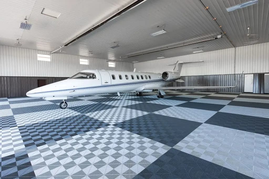 Bombardier Learjet 45 N777QL operated by International Air Charters, Inc. photo 4