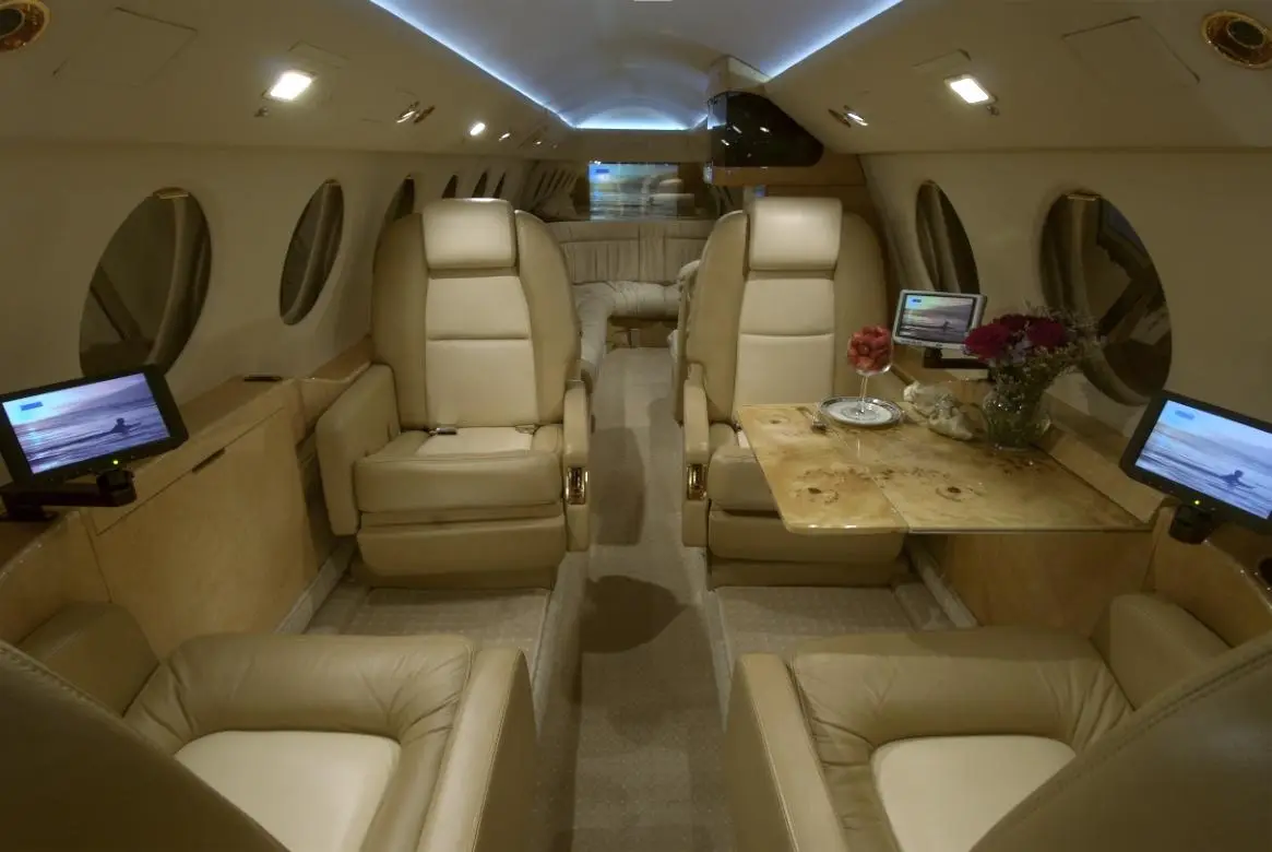 Dassault Falcon 50 N777ZL operated by Club Jet Charter, LLC photo 3