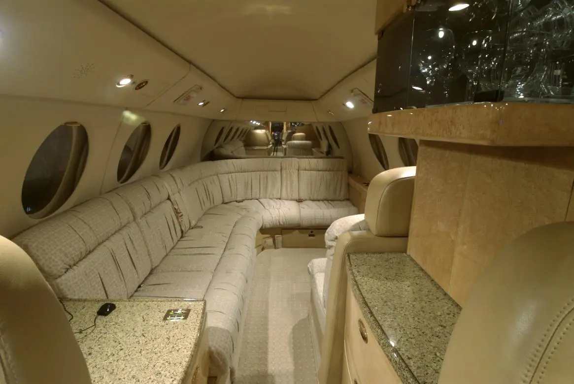 Dassault Falcon 50 N777ZL operated by Club Jet Charter, LLC photo 4