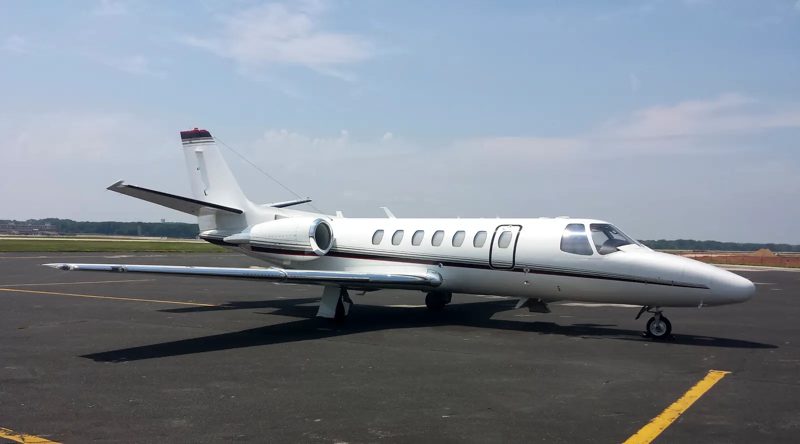 Cessna Citation Encore+ N780CB operated by Wisconsin Aviation, Inc., KUNU photo 3