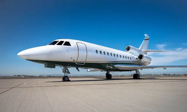Dassault Falcon 900B N780SP operated by Solairus Aviation, exterior