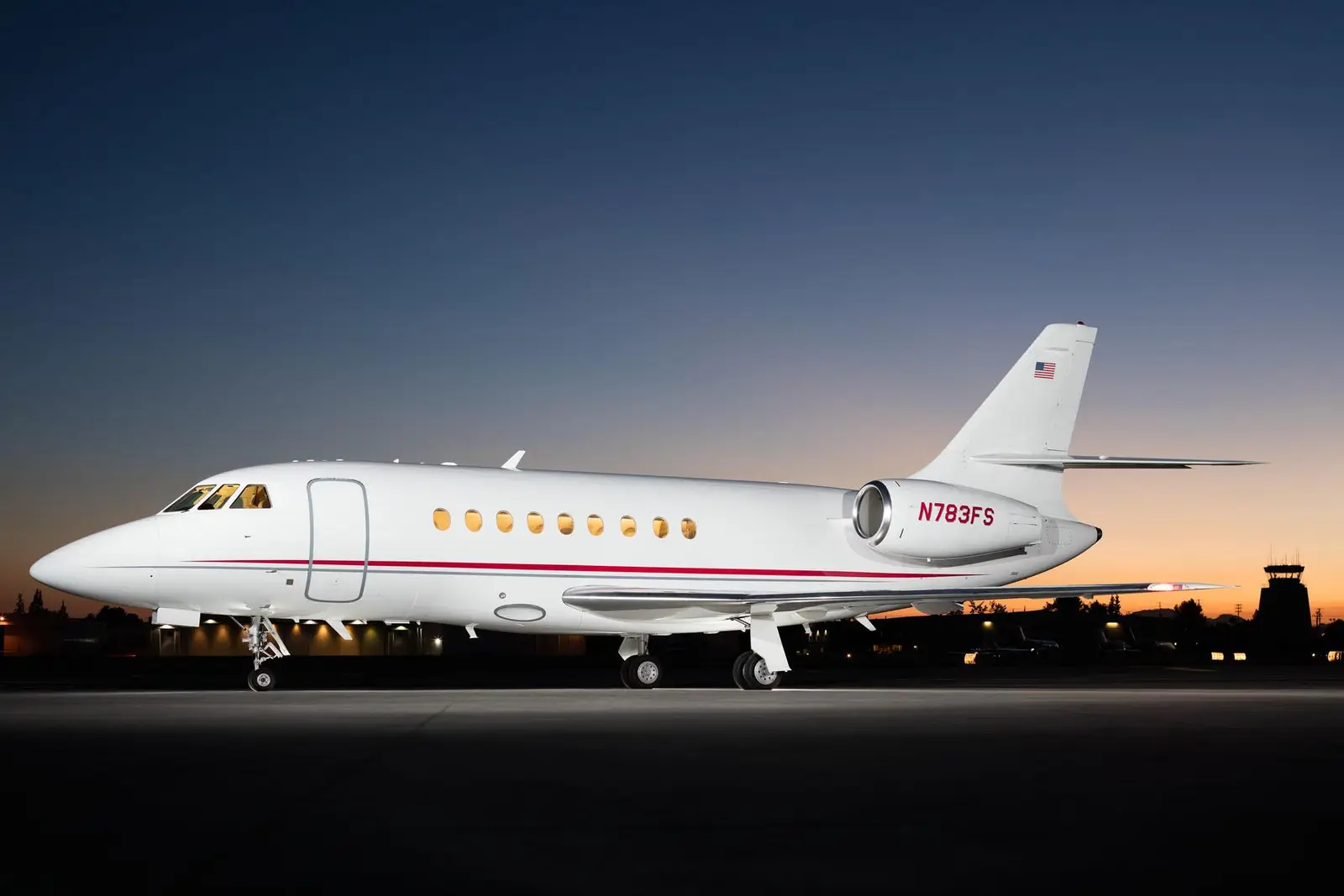 Dassault Falcon 2000 N783FS operated by Clay Lacy Aviation, Inc., exterior