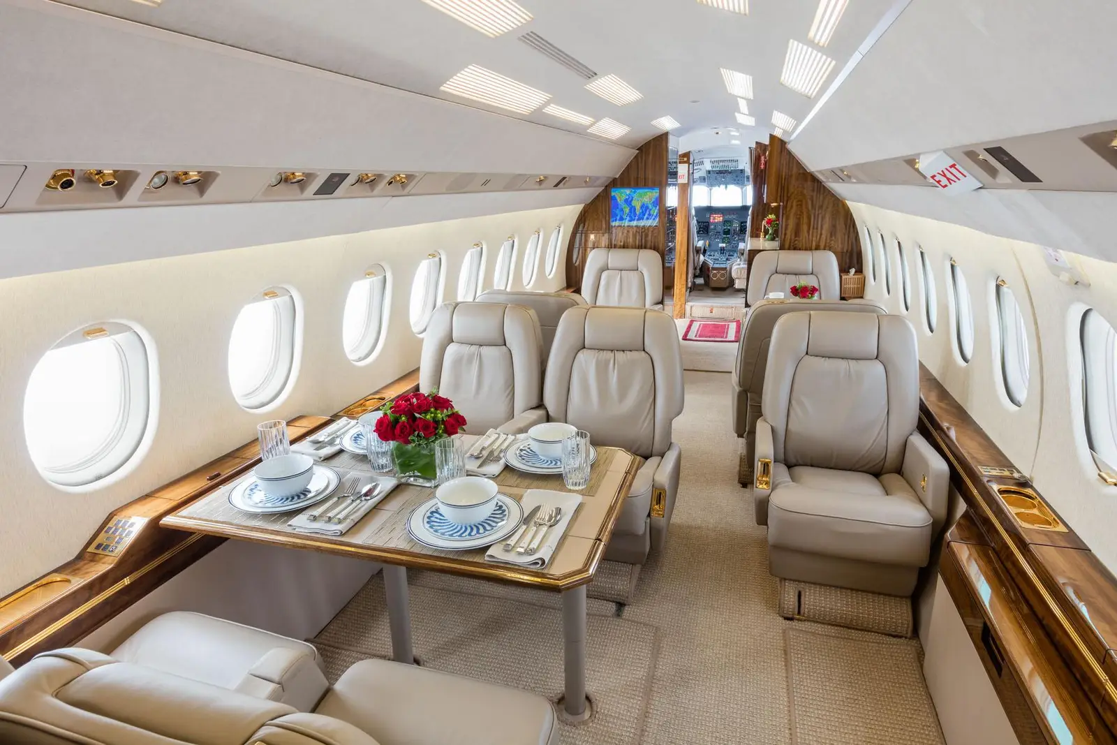 Dassault Falcon 2000 N783FS operated by Clay Lacy Aviation, Inc. photo 5