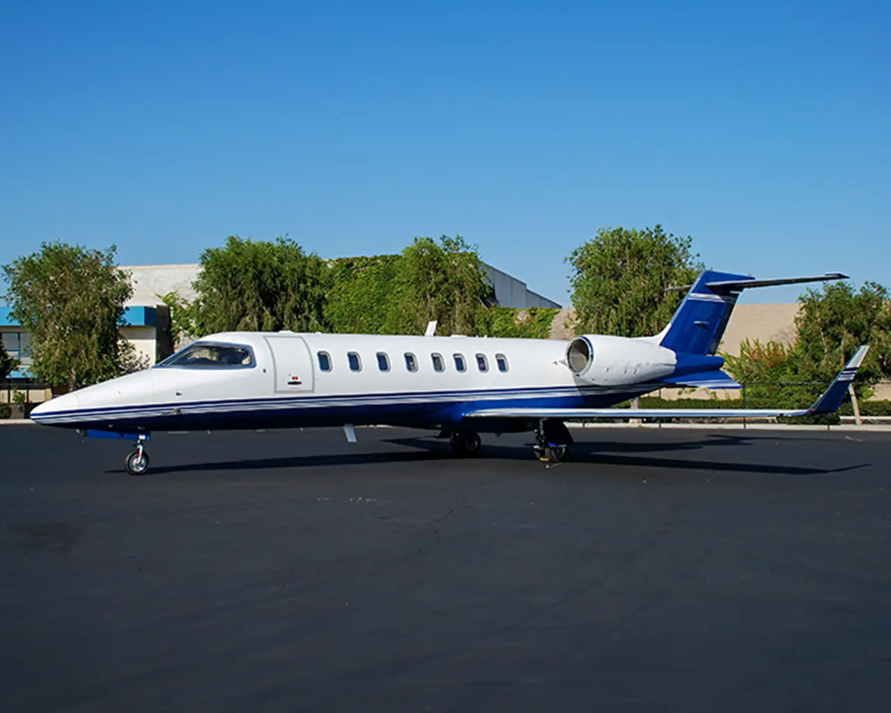 Bombardier Learjet 45 N786CC operated by Dreamline Aviation, LLC photo 2