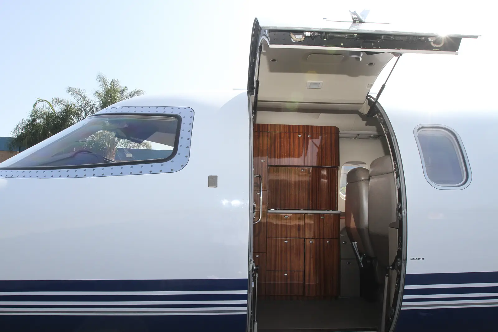 Bombardier Learjet 45 N786CC operated by Dreamline Aviation, LLC photo 6