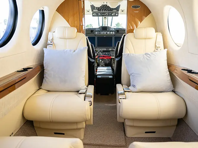 Beechcraft King Air 360 N786SC operated by Accent Airways LLC photo 3
