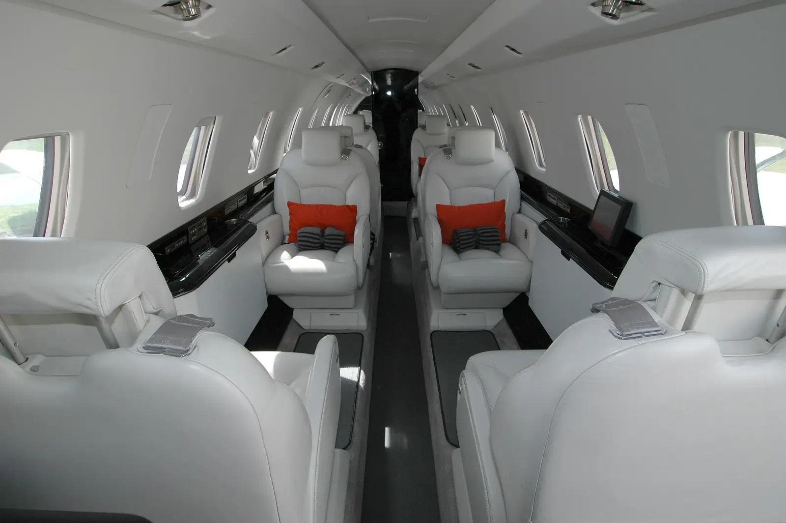 Cessna Citation X N787MG operated by Charter Airlines, LLC, KORD photo 2